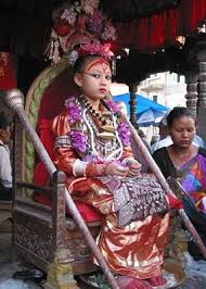 探索世界--尼泊尔的少女活佛