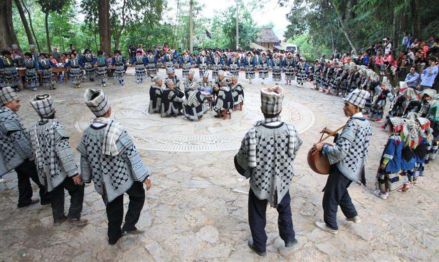 彝族白倮人“荞菜节” “人鬼神”共狂欢的盛大节日