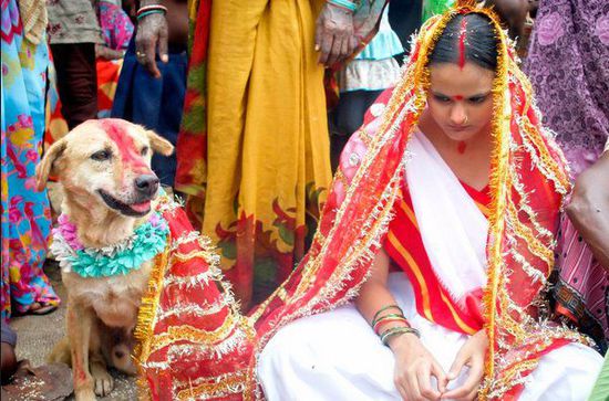 揭秘印度十个诡异风俗：成婚驱魔