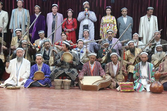 维吾尔族习俗禁忌--宏大高雅的维吾尔十二木卡姆