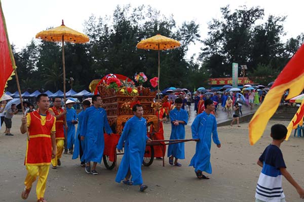 京族生活习俗--敬祭神活动