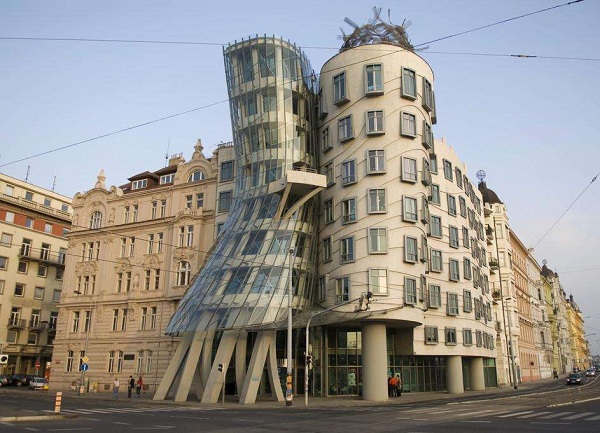 ݿξȫ--ķӣDancing House