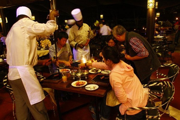 肯尼亚传统习俗--最出名的菜肴纳亚玛楚玛(‘烤肉’)