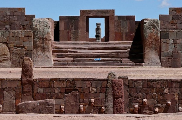 玻利维亚旅游指南--拉巴斯市郊的蒂亚瓦纳科遗址