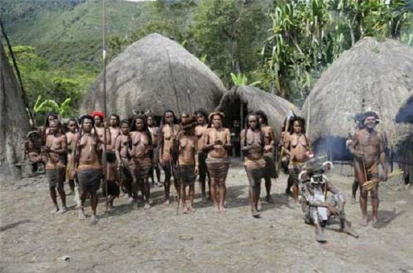 世界十大最坑爹的两性习俗--新几内亚巴布亚喝精液的原始部落：Sambians