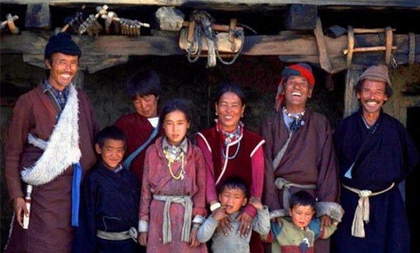世界十大最坑爹的两性习俗--与兄弟共享妻子的尼泊尔人