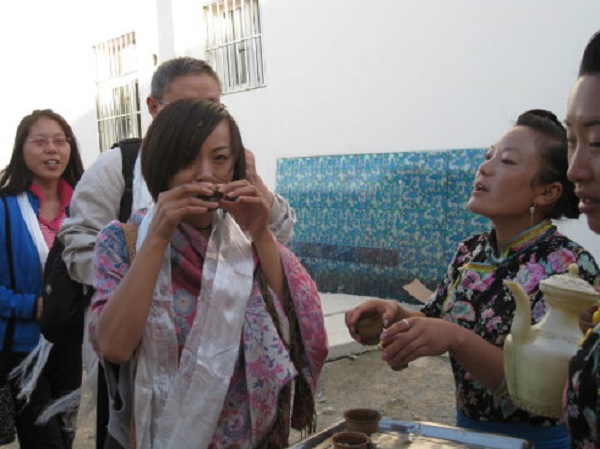 藏族的风俗习惯--藏族饮酒礼仪