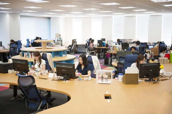 日本公司奇葩潜规则--办公室里无长女