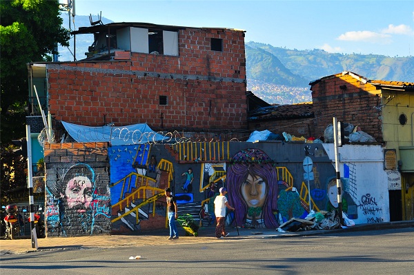 哥伦比亚风俗礼仪--街上墙体涂鸦