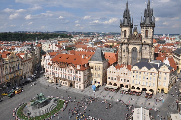 捷克旅游指南--首都布拉格老城广场风光