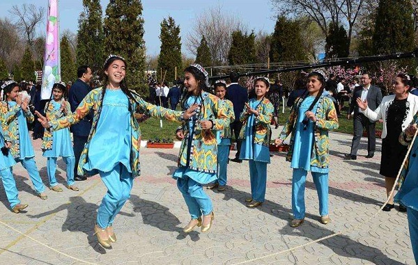 乌兹别克斯坦风俗禁忌--庆祝纳乌鲁斯节