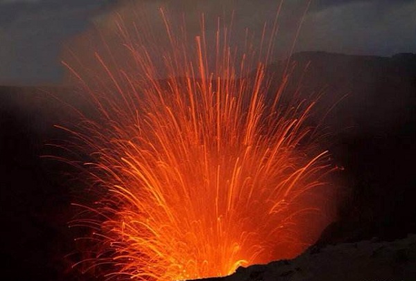 նɽ(Mount Yasur)