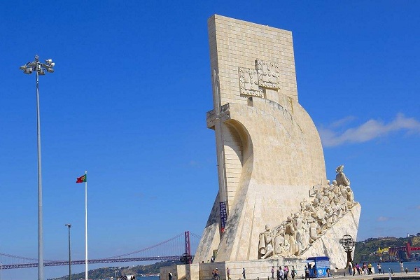 żһ--ּPadrão dos Descobrimentos