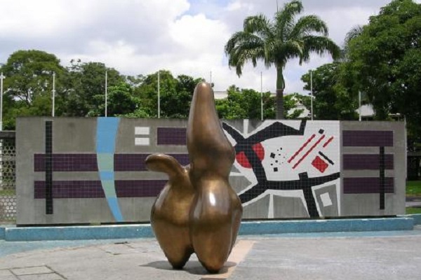 加拉加斯大学城艺术雕塑