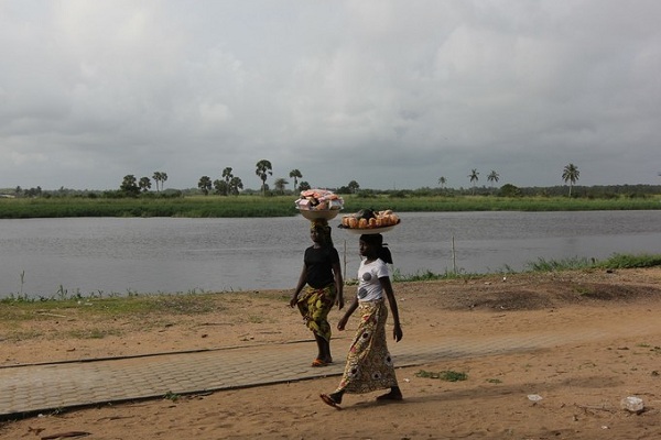 ���ص��ߵĻ���--��ϰ�ף����ɷ�����ʱ����ߣ��������ɷ�ĳ谮�����λ��Ȩ��Ҳ��Ⱥ��֮�ף���Ϊ����һ���ˡ���