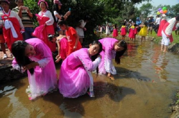 朝鲜族的传统节日--洗头节
