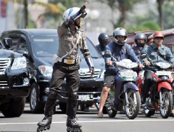 国外18种最为严厉的交通规则--印尼：交规处罚剃光头。