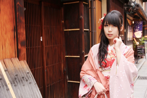 探索日本传统和服下的秘密--日本国服