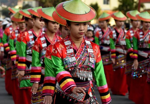 傣族传统节日大全--花街节又叫“热水塘花街节”，云南省元江一带傣族的民间传统节日，每年农历正月初七举行。
