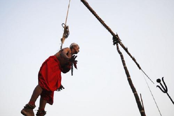 最可怕的仪式习俗锦集--孟加拉国Chadak仪式