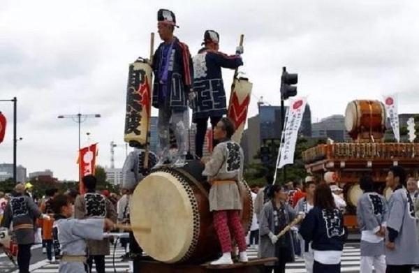 五一劳动节旅游篇--在日本，劳动节专门的庆祝活动日渐被“五一黄金周”所取代。