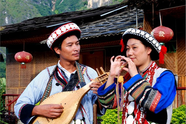 傈僳族传统民歌文化--民歌一直来是傈僳族人民喜爱的艺术活动。
