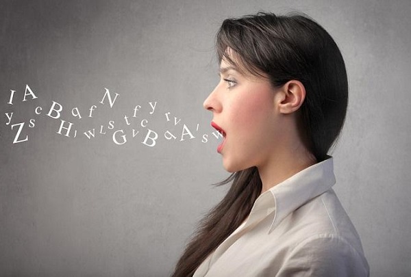 外语口音综合症怪异病症：大脑受到冲击，一觉醒来突然满嘴外地口音。
