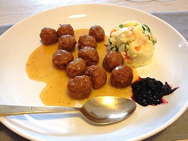瑞典旅游指南--特色美食：最具代表性的瑞典菜-瑞典肉丸