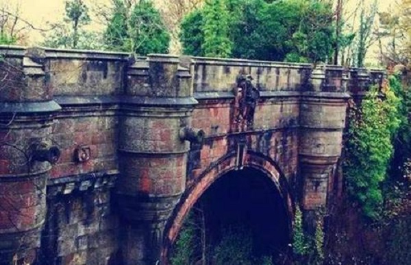 ŷֶ600Ȯɱ¼--ŷֶ(Overtoun Bridge)