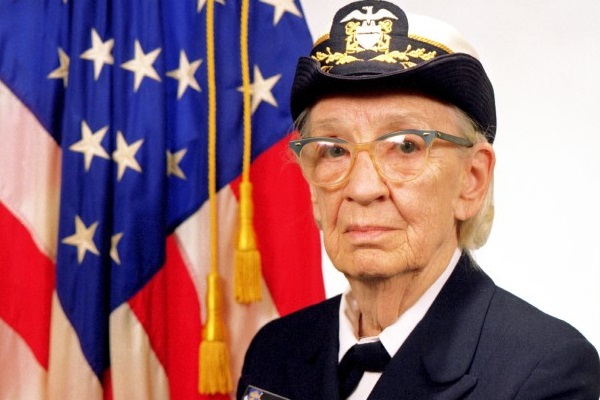 ˴󶥼ŮԱ--COBOL֮ĸһBUG֣Grace Hopper(˿ס)