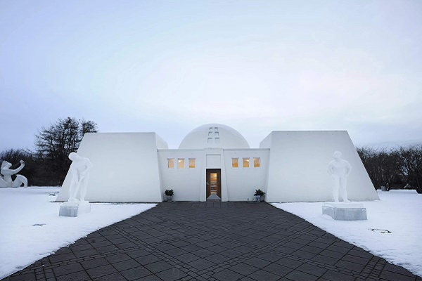 ����ʮ�����ξ���һ��--�׿���δ�������������λ���׿���δ�������ط��Ĳ���ݹ�ͬ��ɣ��ֱ���Kjarvalsstadir�����ݡ�Hafnarh���е��²���ݺ�Asmundarsafn����ݡ�