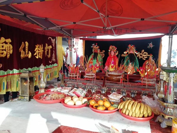 畲族《招兵节》民俗活动--招兵节作为畲族崇拜道教文化的主要表现，可以从整个招兵节活动的氛围来证实。