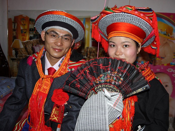 神秘而古老的瑶族婚礼习俗--瑶族还有“女大当婚，男大当嫁”的习俗