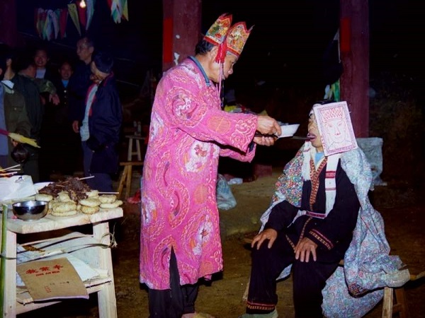 金秀盘瑶族的婚礼特点及流程--度戒兵马